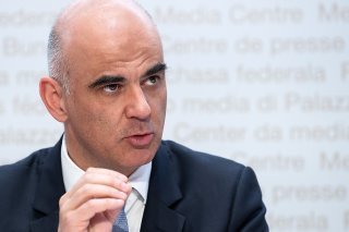 Le coronavirus continue de circuler parmi la population, ce qui justifie de prolonger la loi Covid le 18 juin aux urnes, selon le ministre de la santé Alain Berset (archives).